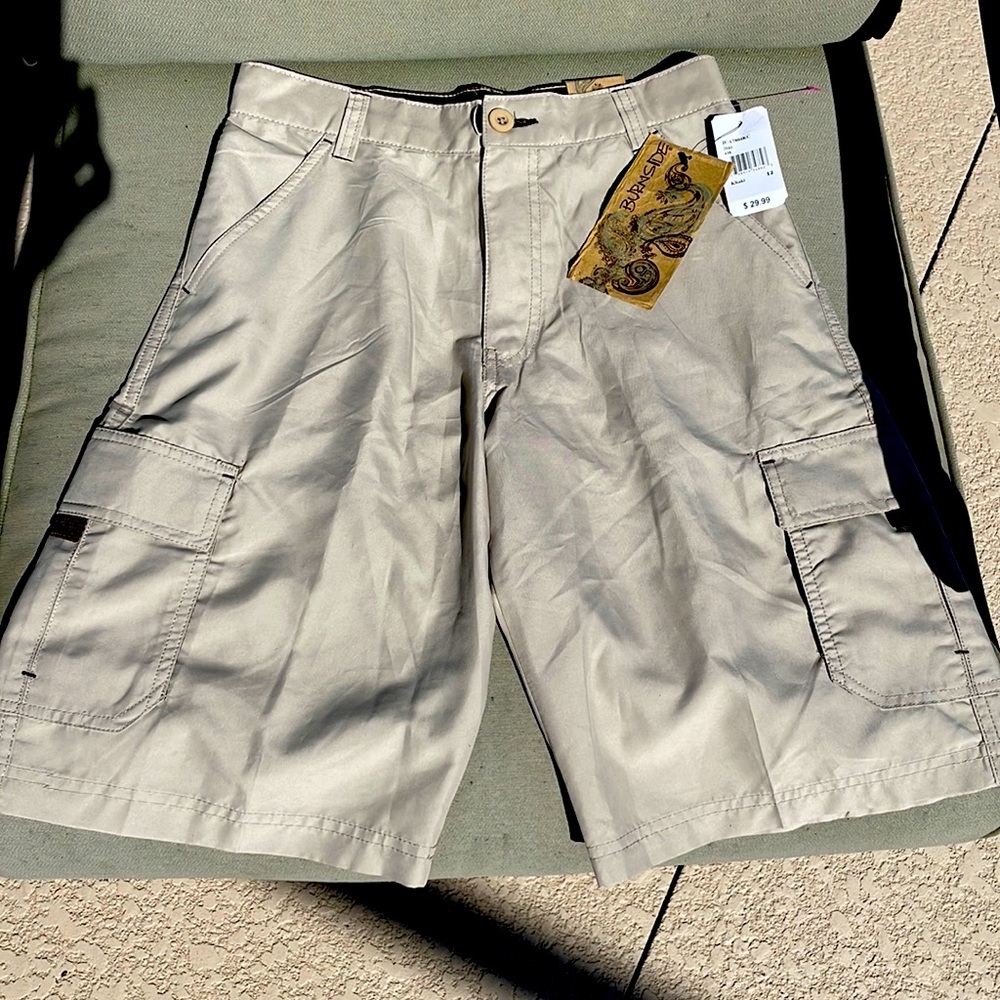 Burnside boys size 12 khaki cargo shorts.  NWT. C- HC